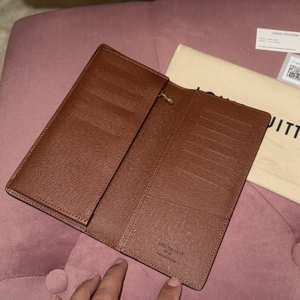 Louis Vuitton Brown monogram brazza Wallet - Picture 10 of 14